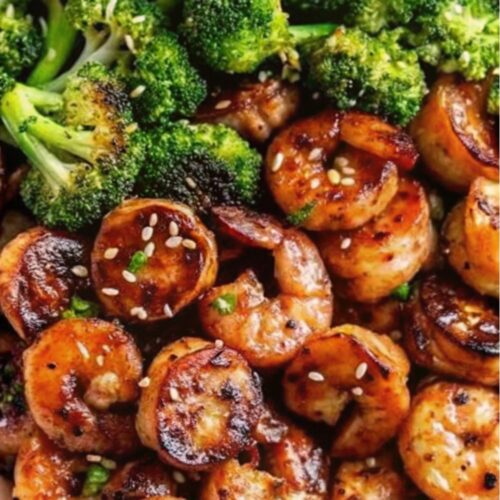 Cooked sausage with shrimp and broccoli.